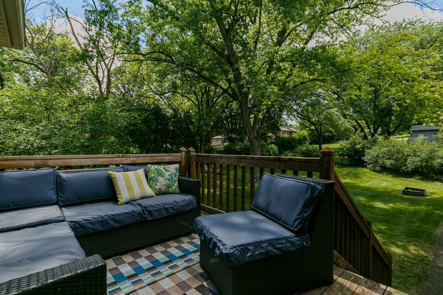 6319 Dodds Drive, Bettendorf, IA 52722
