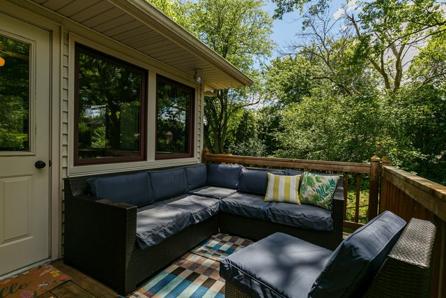 6319 Dodds Drive, Bettendorf, IA 52722