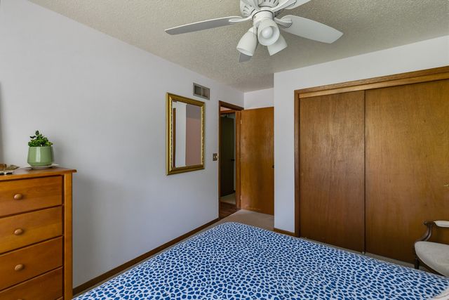 6319 Dodds Drive, Bettendorf, IA 52722