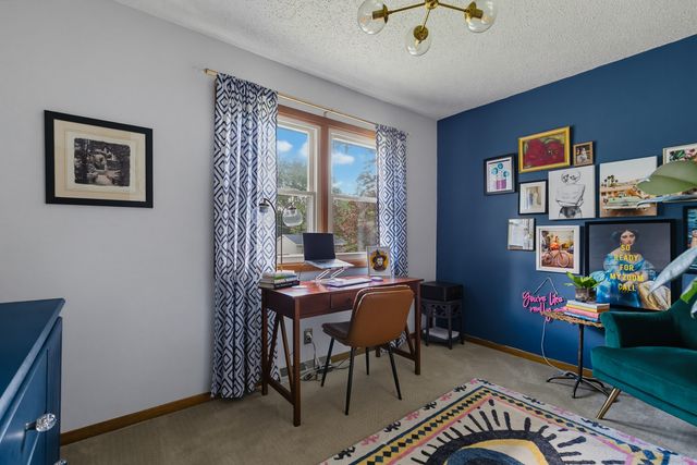 6319 Dodds Drive, Bettendorf, IA 52722