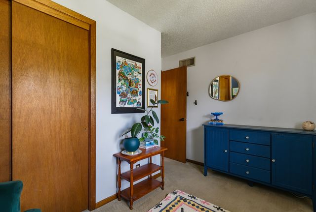 6319 Dodds Drive, Bettendorf, IA 52722