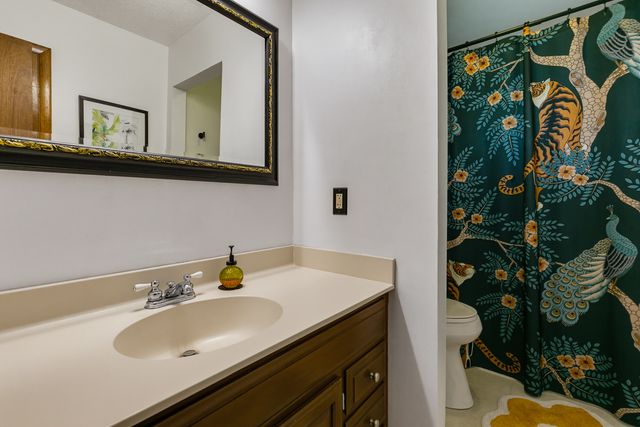 6319 Dodds Drive, Bettendorf, IA 52722