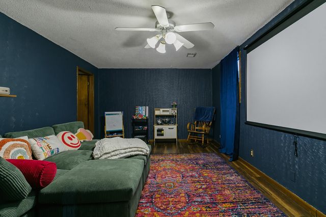 6319 Dodds Drive, Bettendorf, IA 52722