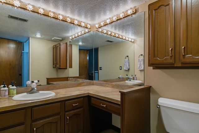 6319 Dodds Drive, Bettendorf, IA 52722