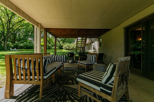 6319 Dodds Drive, Bettendorf, IA 52722