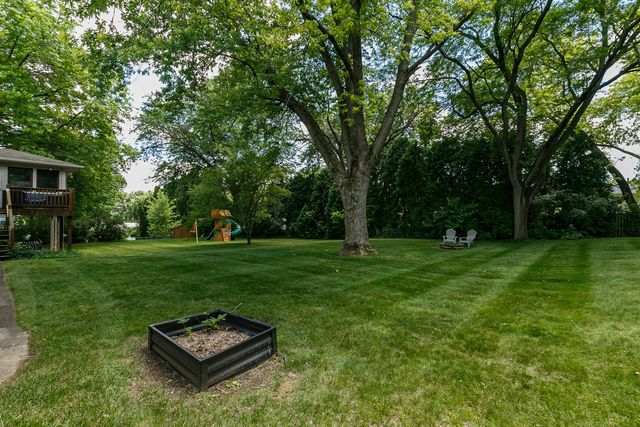 6319 Dodds Drive, Bettendorf, IA 52722