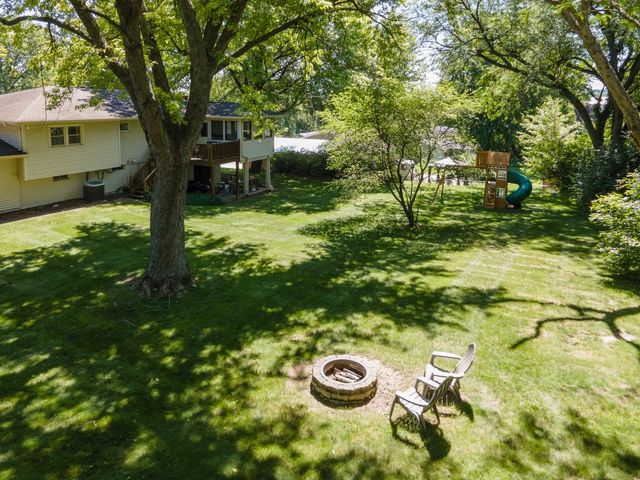 6319 Dodds Drive, Bettendorf, IA 52722