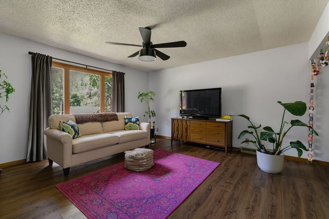 6319 Dodds Drive, Bettendorf, IA 52722