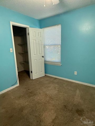 5842 Princeton Dr, Pensacola, FL 32526