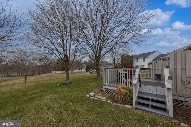 4036 GREEN PARK DR, Mount Joy, PA 17552