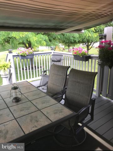 4036 GREEN PARK DR, Mount Joy, PA 17552