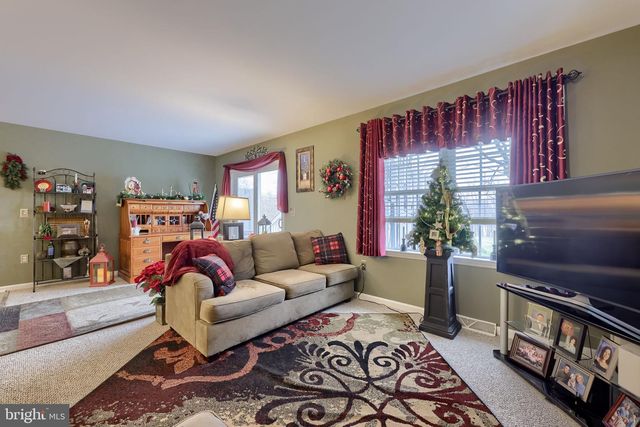 4036 GREEN PARK DR, Mount Joy, PA 17552