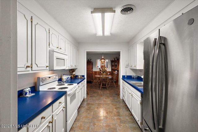 3502 Palestine Road, Raymond, MS 39154