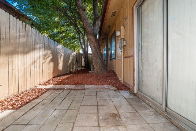 2604 Nina Circle, Grand Prairie, TX 75052