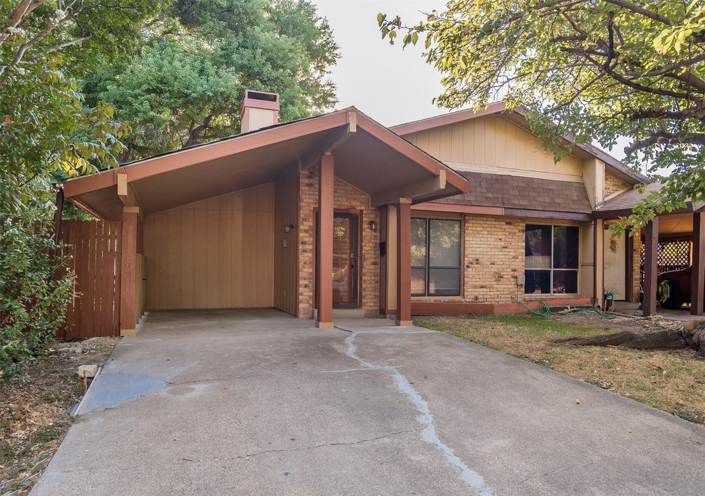 2604 Nina Circle, Grand Prairie, TX 75052