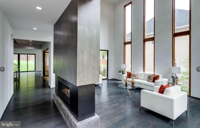 8313 SYRACUSE CIR, Vienna, VA 22180