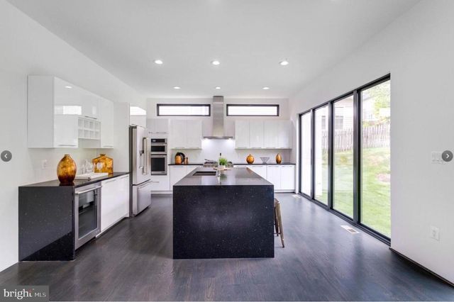 8313 SYRACUSE CIR, Vienna, VA 22180