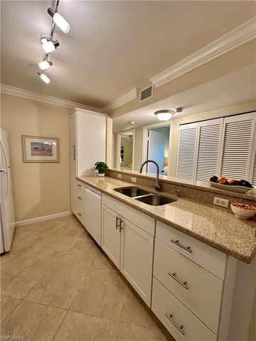 555 Park Shore DR B205, Naples, FL 34103