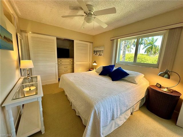 555 Park Shore DR B205, Naples, FL 34103