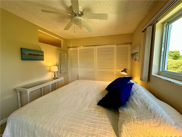 555 Park Shore DR B205, Naples, FL 34103