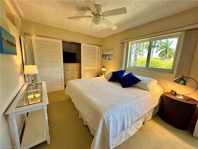 555 Park Shore DR B205, Naples, FL 34103