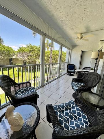 555 Park Shore DR B205, Naples, FL 34103