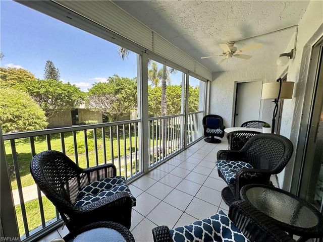 555 Park Shore DR B205, Naples, FL 34103