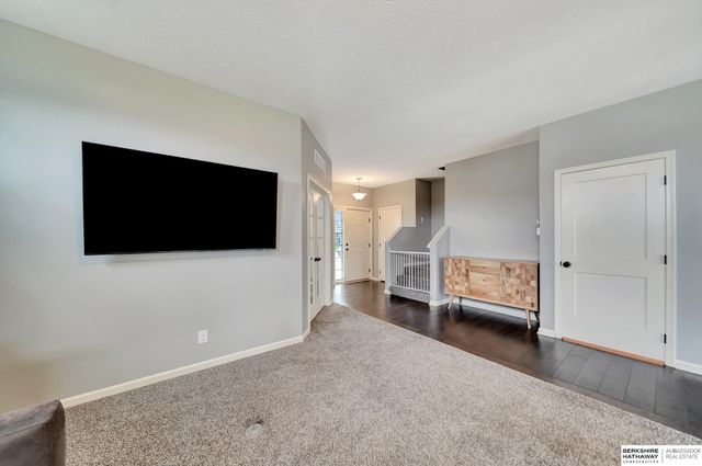 8920 Trader Court, Lincoln, NE 68507