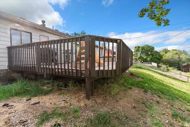 548 W 5150 S, Washington Terrace, UT 84405