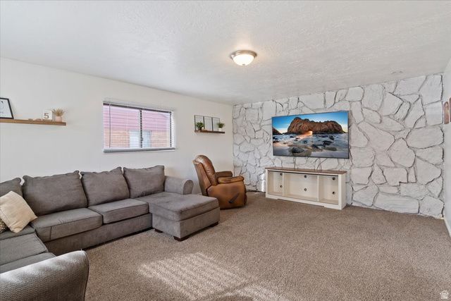 548 W 5150 S, Washington Terrace, UT 84405
