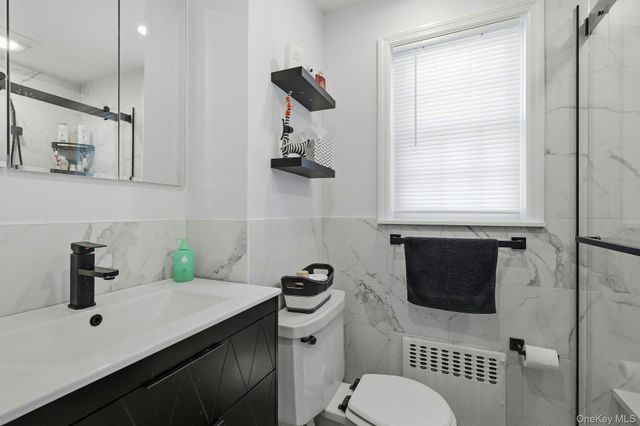 6 Beverly Parkway, Freeport, NY 11520