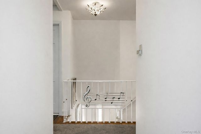 6 Beverly Parkway, Freeport, NY 11520