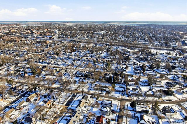 6 Beverly Parkway, Freeport, NY 11520