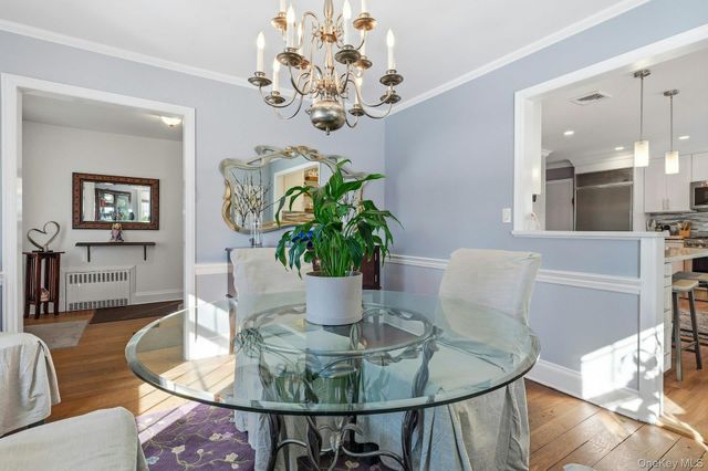 6 Beverly Parkway, Freeport, NY 11520