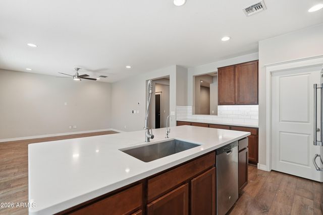 8515 S 41ST Glen, Laveen, AZ 85339