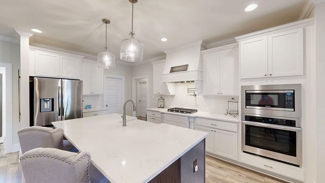 662 Charleston Mills Drive, Midland City, AL 36350