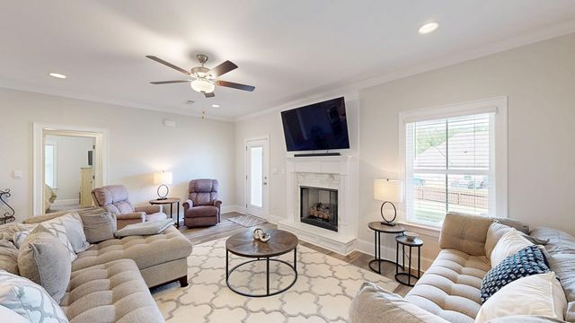 662 Charleston Mills Drive, Midland City, AL 36350