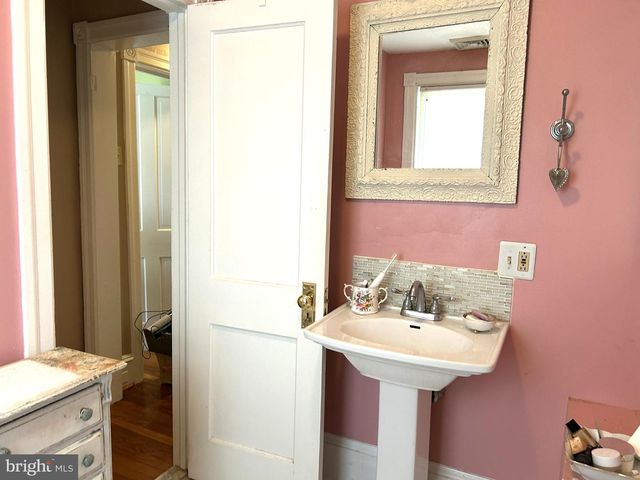 103 W FEDERAL ST, Burlington, NJ 08016