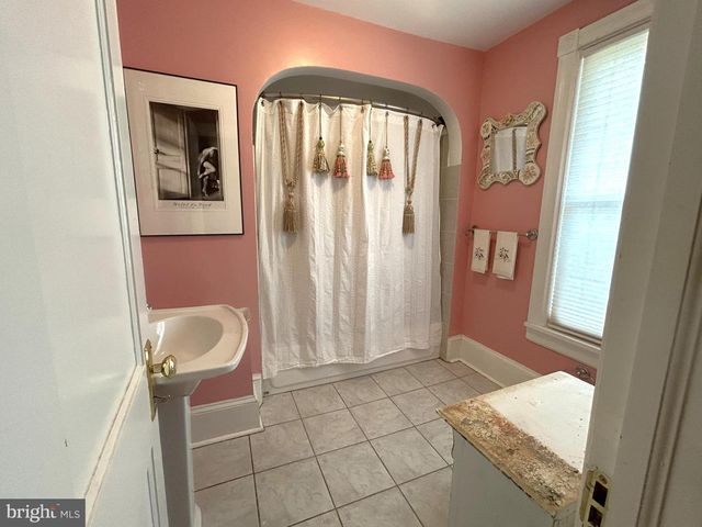 103 W FEDERAL ST, Burlington, NJ 08016