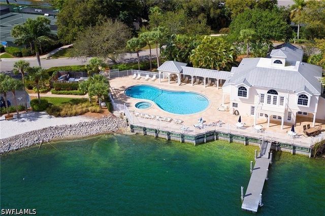 2841 Citrus Lake DR K201, Naples, FL 34109