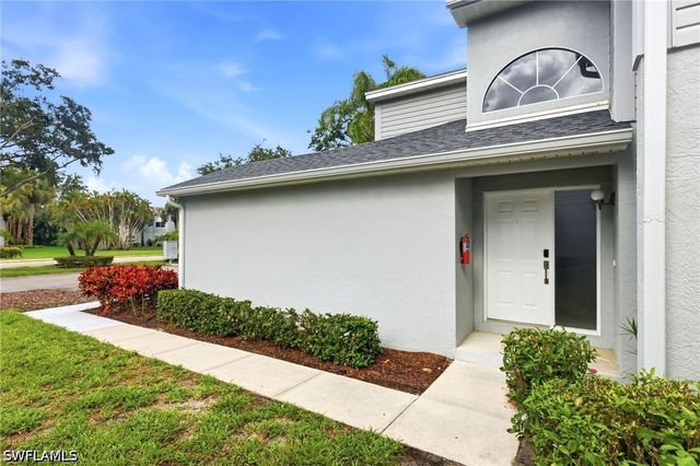 2841 Citrus Lake DR K201, Naples, FL 34109