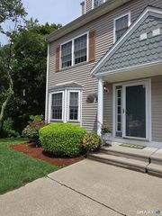 263 Bridge Street 25, Groton, CT 06340