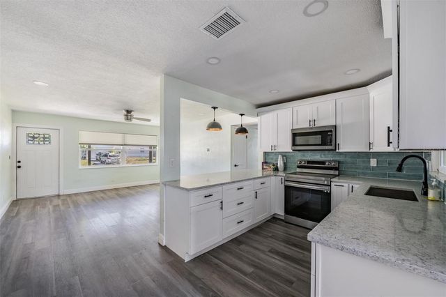 3920 WAHOO DRIVE SE, St Petersburg, FL 33705