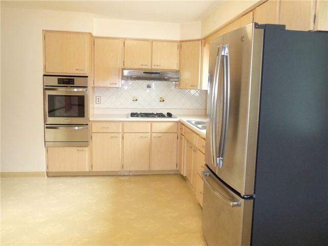 640 Longvue Drive, Chartiers, PA 15342