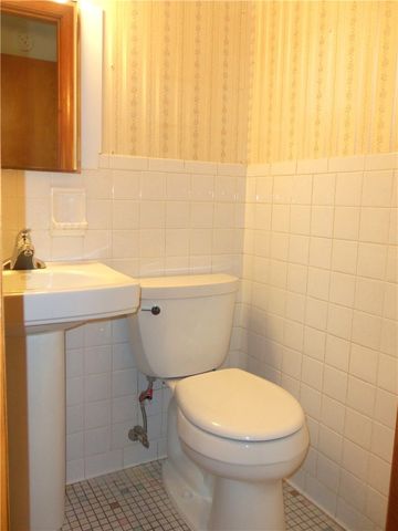 640 Longvue Drive, Chartiers, PA 15342