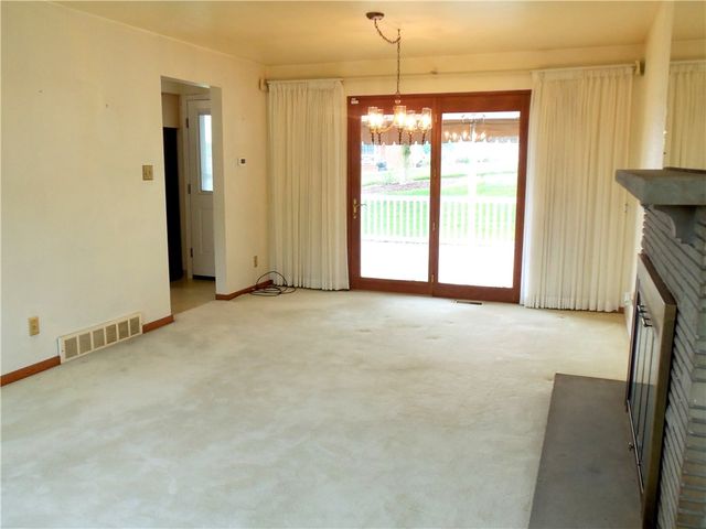 640 Longvue Drive, Chartiers, PA 15342