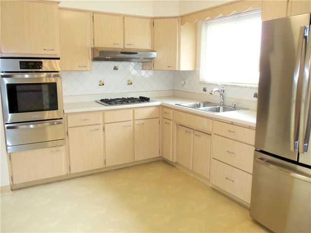 640 Longvue Drive, Chartiers, PA 15342