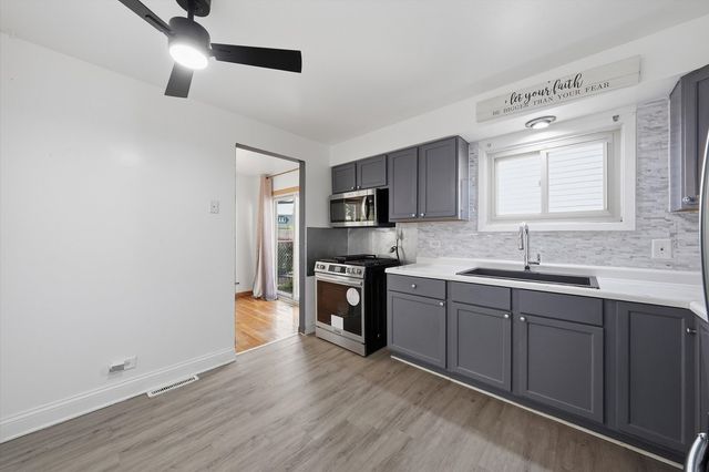 15207 Waterman Drive, South Holland, IL 60473