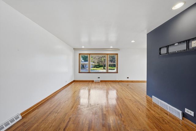 15207 Waterman Drive, South Holland, IL 60473