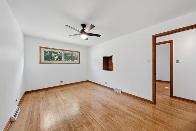15207 Waterman Drive, South Holland, IL 60473